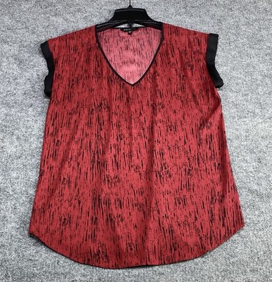 Express Women s Career Capped Sleeves Brushstroke Print V Neck Medium Shirt Top