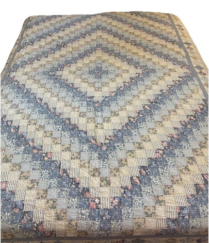 Vintage großer hellblauer Patchwork Quilt Weltreise 108 x 96 King makellos - Bild 2 von 10