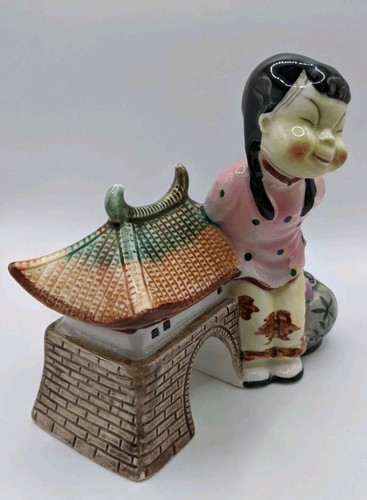 MCM Asian Woman And Gatehouse Ceramic Planter Kitschy Cute Hand Painted Japan - Picture 2 of 12