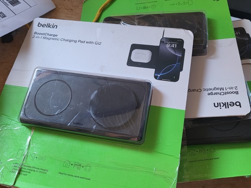 Bb. Belkin Boost Charge 2 in 1 Magnetisches Faltbares Ladegerät Qi2 Weiß Menge 6 Ob