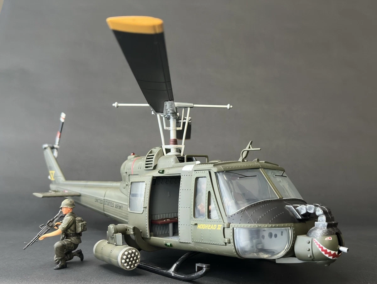 21st Century Toys Plastic 1:18 Scale Diecast Aircraft & Spacecraft