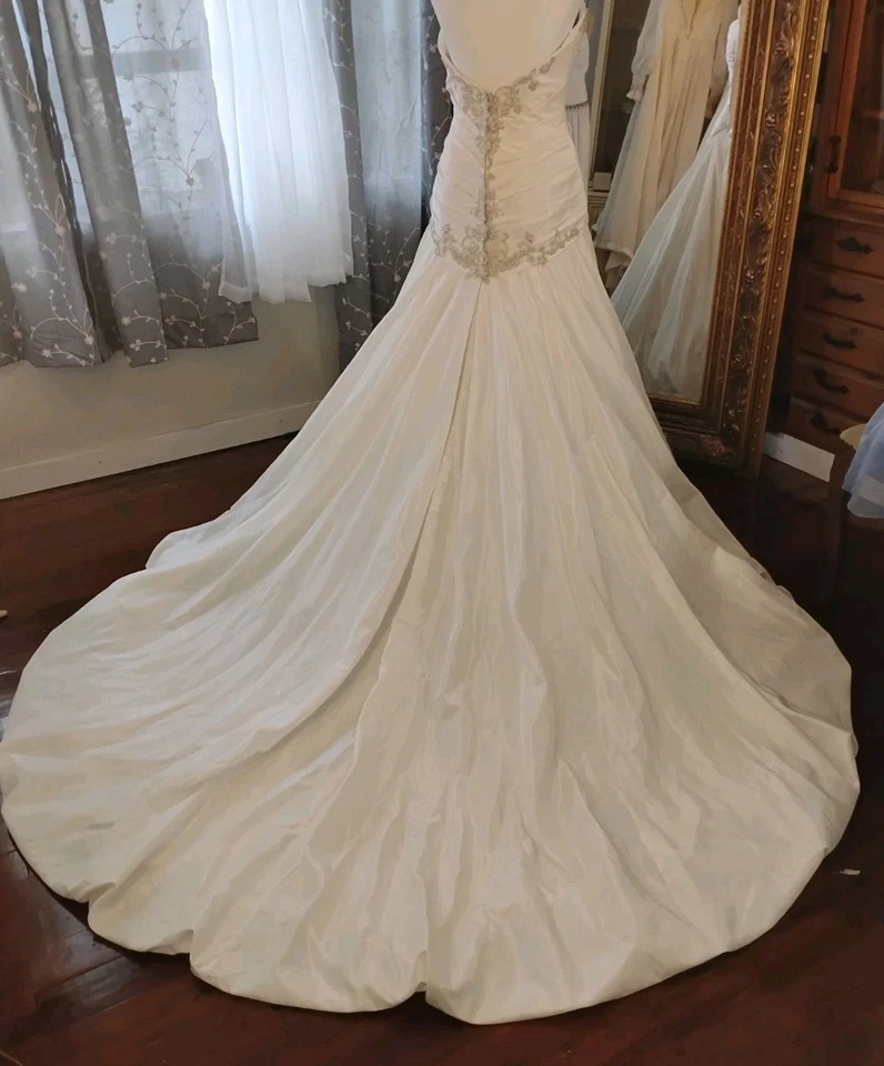 Vestido de novia exclusivo para mujer Bridal By ACE talla 8 marfil champán Foto 2 de 4