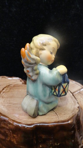 VINTAGE GOEBEL HUMMEL ANGEL WITH APPLE AND LANTERN FIGURE FIGURINE - Picture 5 of 6