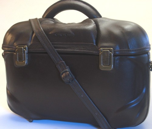 1 A Bourrelier Qualité Original Neuf serviette Cuir portedocuments sac en cuir Top # afficher le titre d'origine 1 A Bourrelier Qualité Original Neuf serviette Cuir portedocuments sac en cuir Top # afficher le titre d'origine