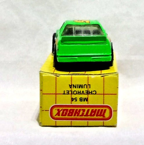 MJ7 Matchbox - 1992 caja amarilla - MB54 Chevrolet Lumina Stock Car - verde - Imagen 3 de 4