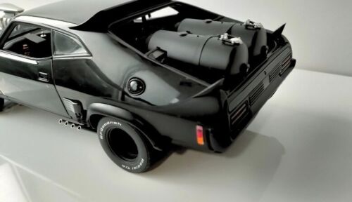 Mad Max 2 Diecast Car 1/18 The Road Warrior Interceptor AUTOart Millennium USED - Picture 4 of 24