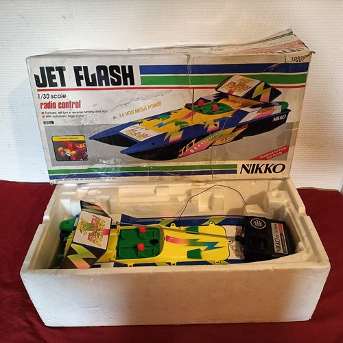 Bateau vedette jet flash NIKKO 1/30  - Photo 7 sur 8