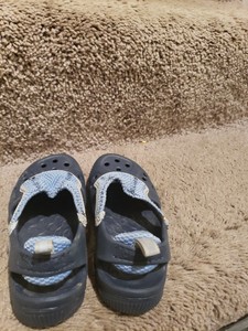 boys crocs size 11