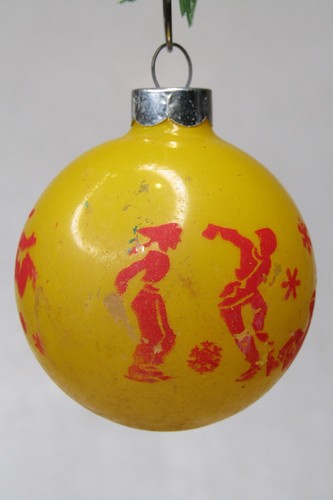 VTG Unsilvered Glass KIDS SKATING Pictured BALL Christmas Ornament Shiny Brite - Picture 2 of 6