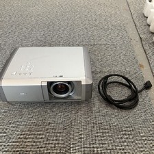 SANYO PLV-Z4 LCD Projector w/box, power cable, remote and RGB connector.