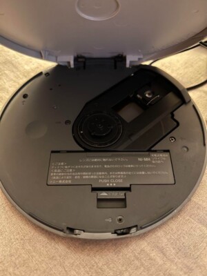 SONY D-NE730 CD Walkman Portable CD Player White Japan Rare
