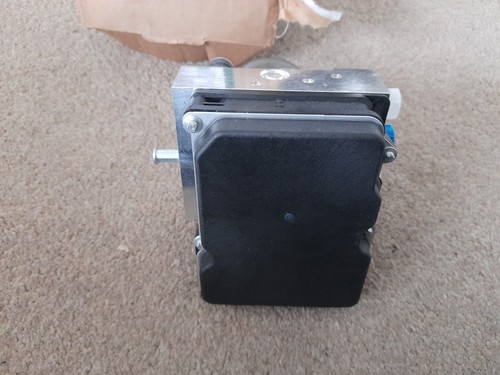 READ DESC NEW GENUINE LAND ROVER DEFENDER L316 ABS BRAKE MODULATOR PUMP - Picture 3 of 6