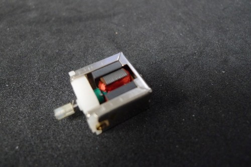Scalextric Motor Mabuchi SH-030SA 12v motor red windings - Picture 2 of 12
