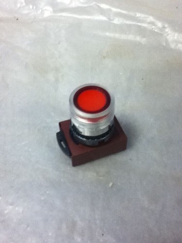 GE P9CPLRGD 600VAC/300VDC Red Illuminated Flush Head Momentary Pushbutton - Picture 2 of 5