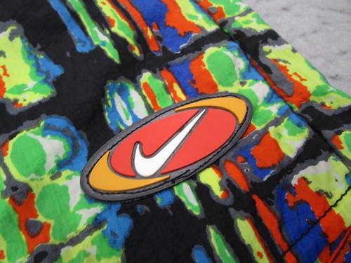 Vintage Nike Shorts Boys Extra Large 18-20 Multicolored Lined 5" Retro 90s - Picture 2 of 10