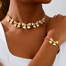 Golden Women's Fashion Bow Pendant Necklace Bracelet Set Alloy