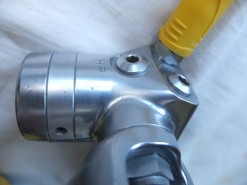 APEKS TX100 and TX40 with OCEANIC PRESSURE GAUGE, YOKE, in GOOD USED CONDITION. - Picture 17 of 23