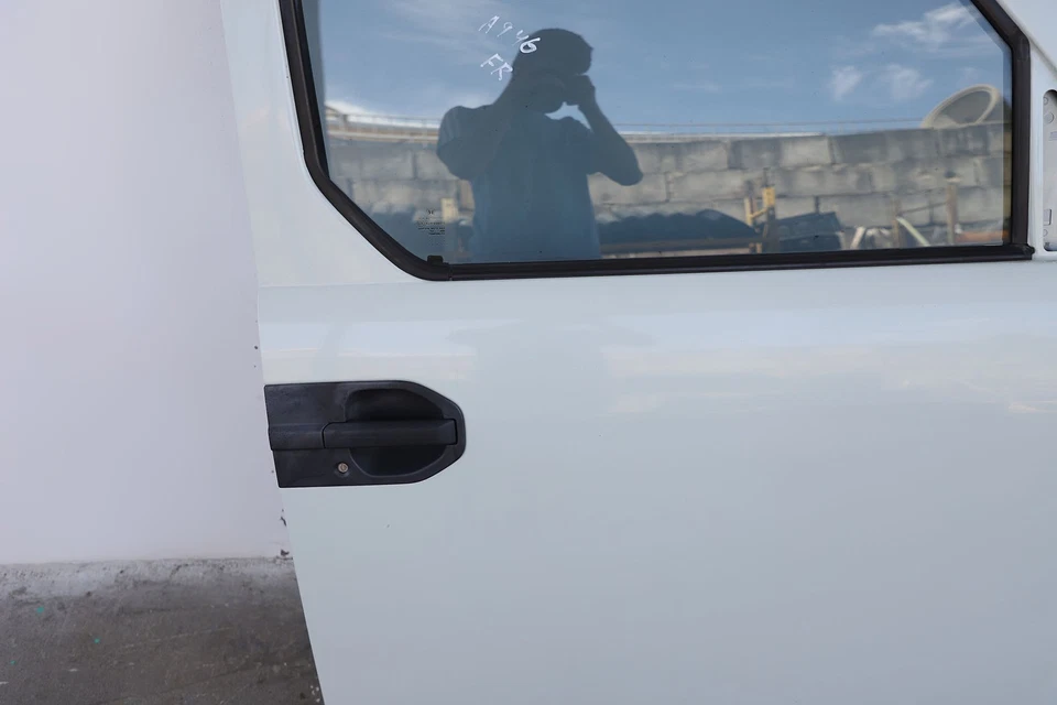 Conjunto puerta delantera derecha/pasajero Honda Element 03-11 color como nuevo 67050-SCV-A90 Foto 2 de 4