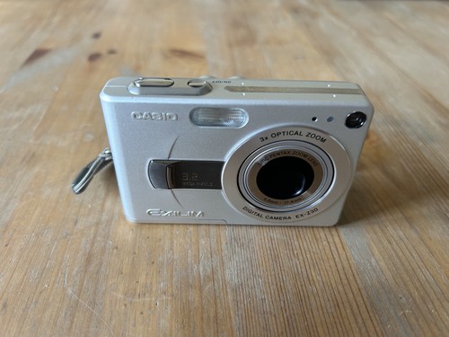 Casio Exilim EX-Z30 Digitalkamera – 3,2 MP, 3× optischer Zoom, Silber - TOP - Bild 10 von 11
