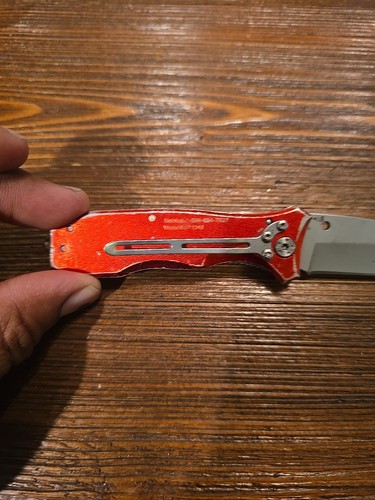 Snap-on #871048 Red Liner Lock Glass Breaker Pocket Knife - Picture 4 of 6