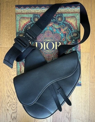 Sac Dior Saddle Bag Homme Noir – 100% Cuir – Dustbag & Boîte d’Origine – Bon Éta - Photo 1/4