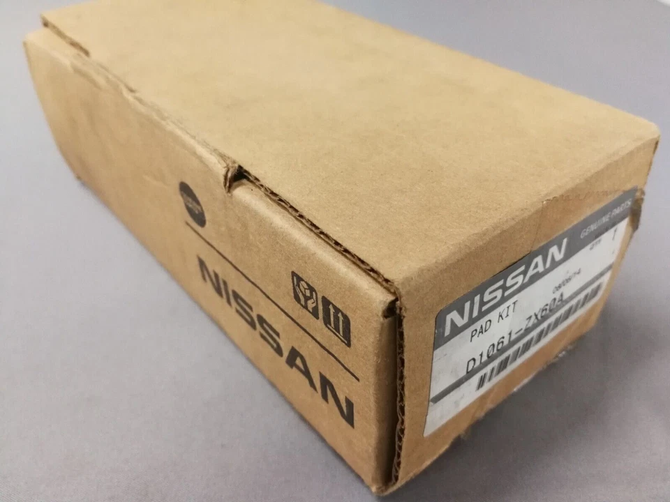Комплект передних дисковых тормозных колодок для Nissan Altima 2,5 л/3,5 л 2007-2013 годов выпуска D1061-ZX60A от оригинального производителя - Изображение 2 из 4