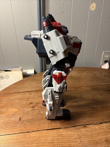 Hasbro TRANSFORMERS Starscream Cybertron Supreme Class Action Figure - Picture 3 of 9