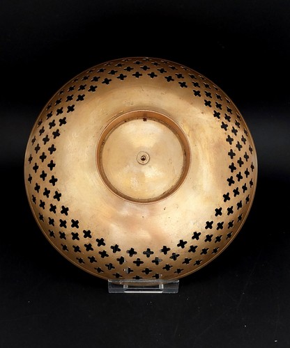 Vintage Solid Brass Pedestal Bowl with Pierced Patterns or Engravings. - Picture 7 of 9