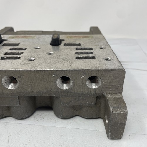 Schrader Bellows K142-077 / Pneumatic Valve Manifold Sub-base 1/2in Not - Imagen 13 de 17