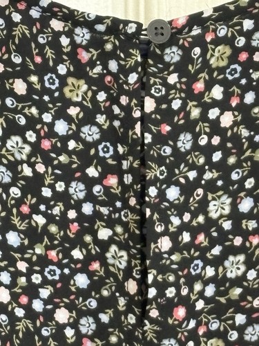 Loft Women’s Size L Floral Short Flutter Sleeve Pleated Blouse Top - Picture 4 of 4