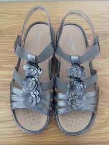 cushion walk silver sandals