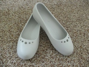 crocs cut shoes