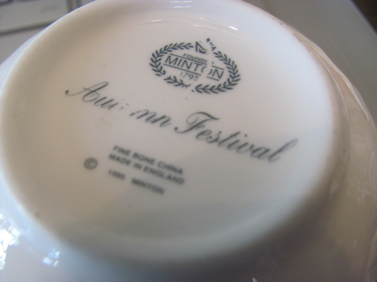Beautiful 1995 Minton Autumn Festival Bone China Teacup Cup