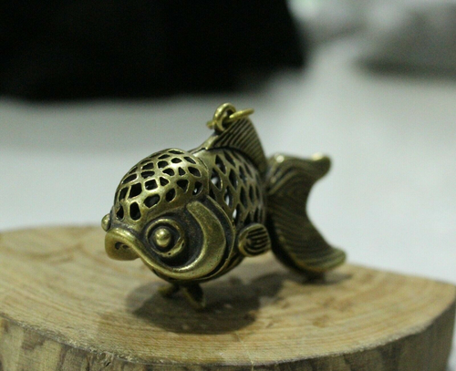 5 CM China Antique Brass Pendant Old Bronze Pendant Fish amulet - Picture 2 of 6