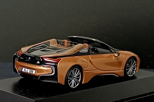 1/43 BMW I8 Cabrio gold Dealer Version Paragon - Picture 4 of 8