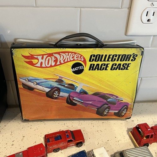 Vintage 1960’s-Early 80’s Hot Wheels, Lesley, TootsieToy & 3 Collectors Cases.  - Picture 22 of 24