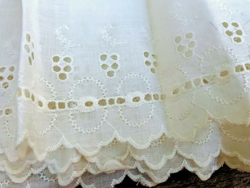 Antique Lot Wide Eyelet Lace - Picture 5 of 12
