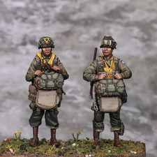 1/35 Resin Figure Model Kit US Army Airborne 2 Figures Unassembled Unpainted