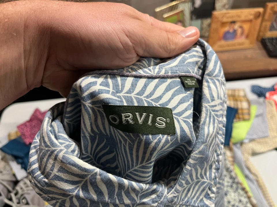 Orvis Men's blue and white palm pattern short sleeve shirt XL EUC - Image 4 of 4