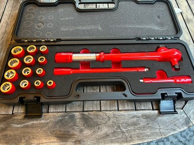 Wiha Tools 30192 Insulated Drive Ratcheting Torque Wrench Metric Socket Set