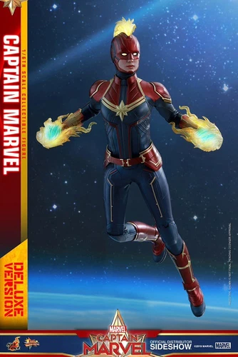Sideshow Hot Toys 1/6 Scale Deluxe Figure Of Captain Marvel