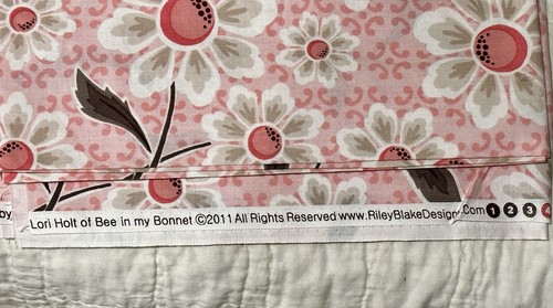 Lori Holt Bee in my Bonnet Fabric Riley Blake designs Pink DAISY 1 yard +9in - Picture 4 of 6