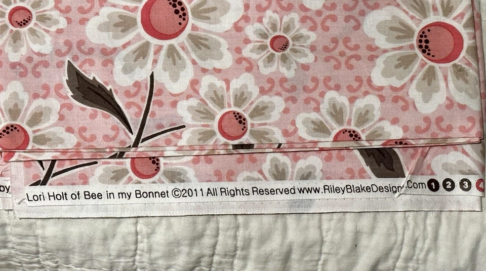 Lori Holt Bee in my Bonnet Fabric Riley Blake designs Pink DAISY 1 yard +9in - Image 4 of 4