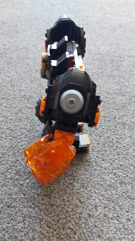 LEGO Ninjago 71806 Cole's Earth Mech, photo 3 of 4