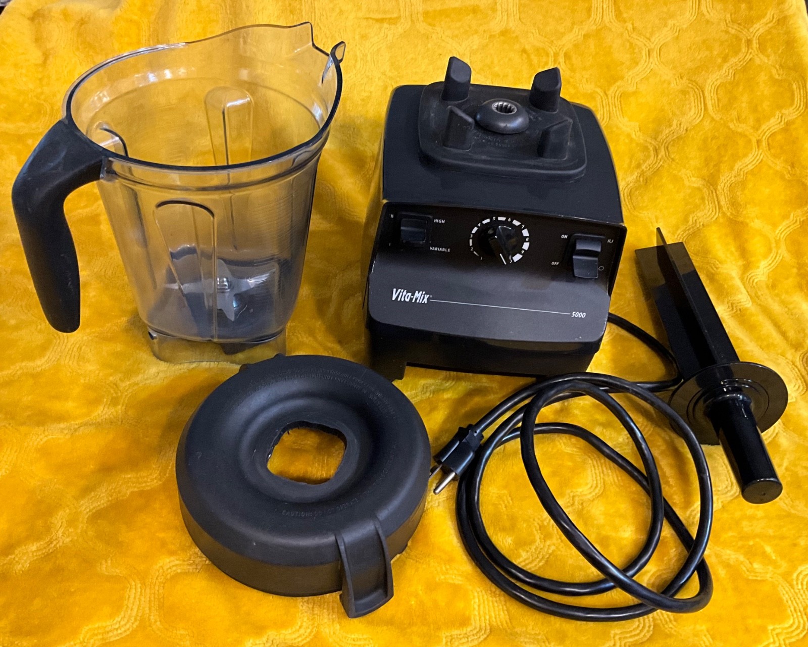 VitaMix 5000 BLENDER 10-SPEED VM0103 48 oz Total Nutrition Black with pitcher