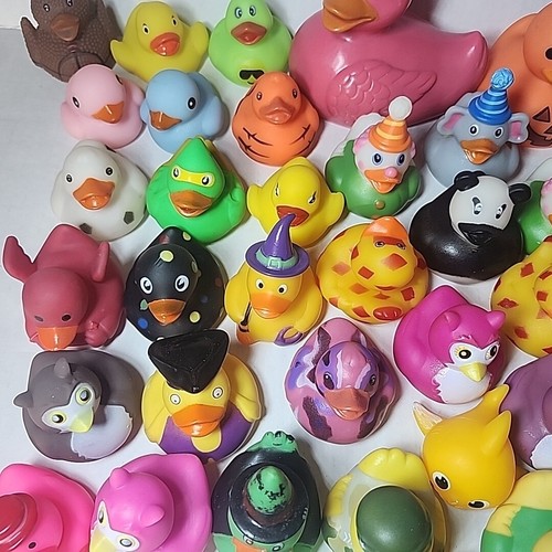 Rubber Ducks Lot Of 55 Jeep Halloween Clown Animal - Picture 8 of 14