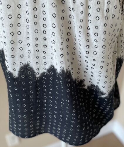Top manga aleteada teñida de inmersión ajustada estampado Shibori Manzanilla Apart M $225 - Imagen 6 de 10
