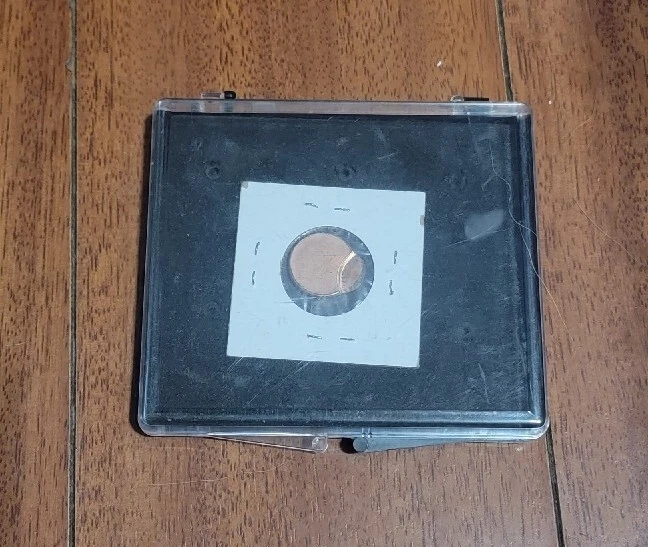 LINCOLN CENT SRTUCK OFF CENTER-RARE-MINT ERROR- - Image 3 of 3