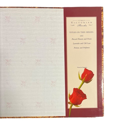 The Victorian Book Of Ribbons & Roses (Schneebeli-Morrell) Hardcover Craft Art - Bild 9 von 10