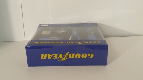 Goodyear Road Ready Kit (Flashlight, Batteries, Tire Guage, Multi Tool, Carabin) - Bild 3 von 6